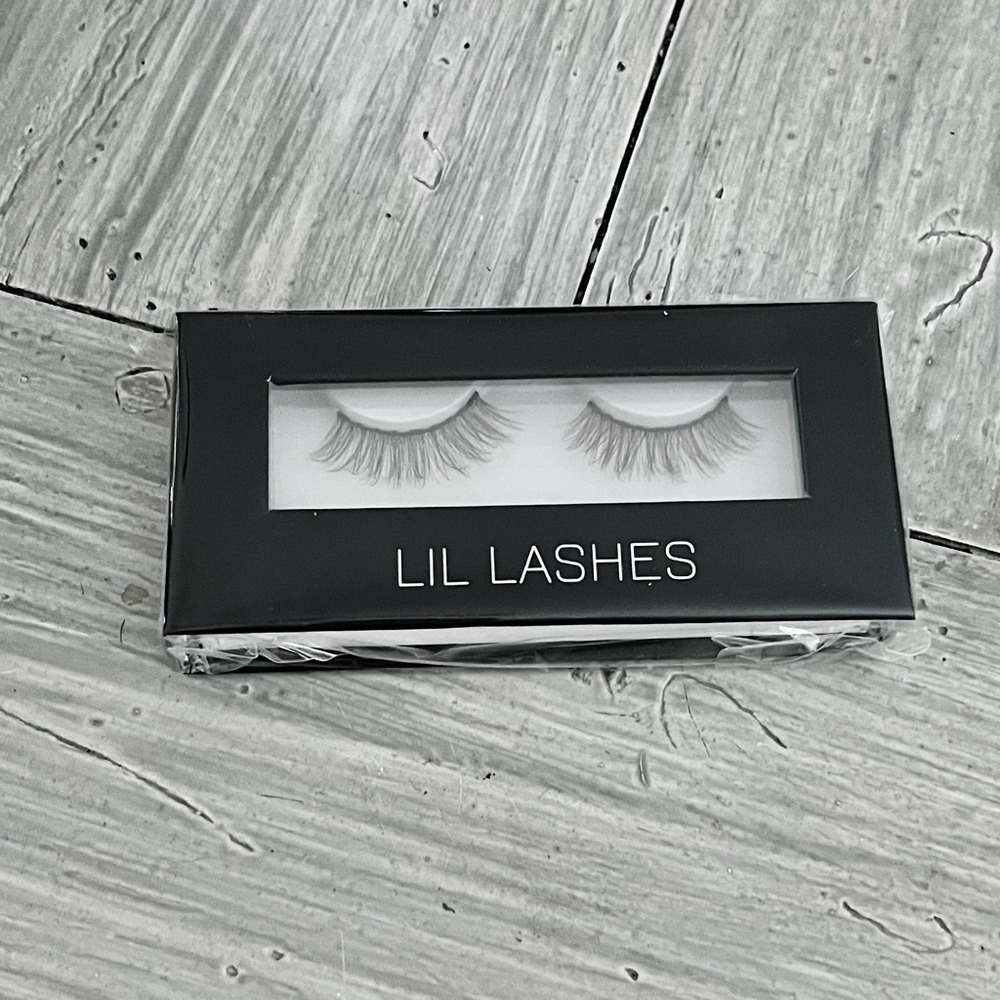 Lil Sultry Magnetic Lashes Elegant Black Eyelashes- Multi Use
